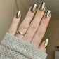 Glamoureuze metallic spiegelende nagellak uit 2026