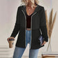 Trendy damesjack met capuchon, lange mouwen en rits