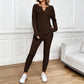 Tweedelige casual set met V-hals top en broek